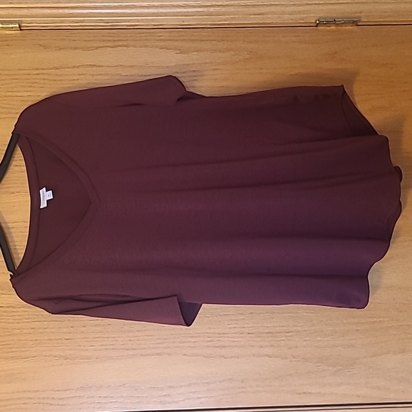 LuLaRoe Tops - Lularoe V-neck Burgundy T-shirt Size XL